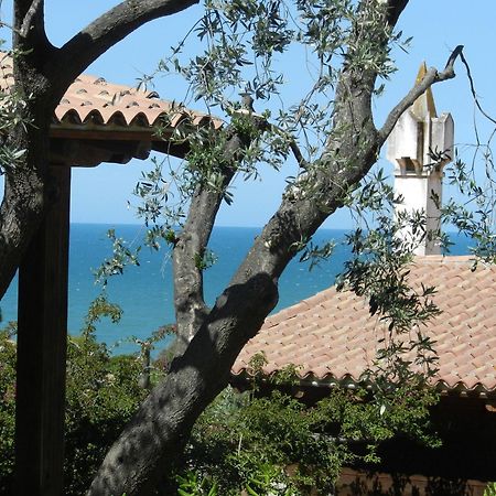 Tenuta Molino Di Mare- Ecoresort Con Villini Rodi Garganico Exterior photo
