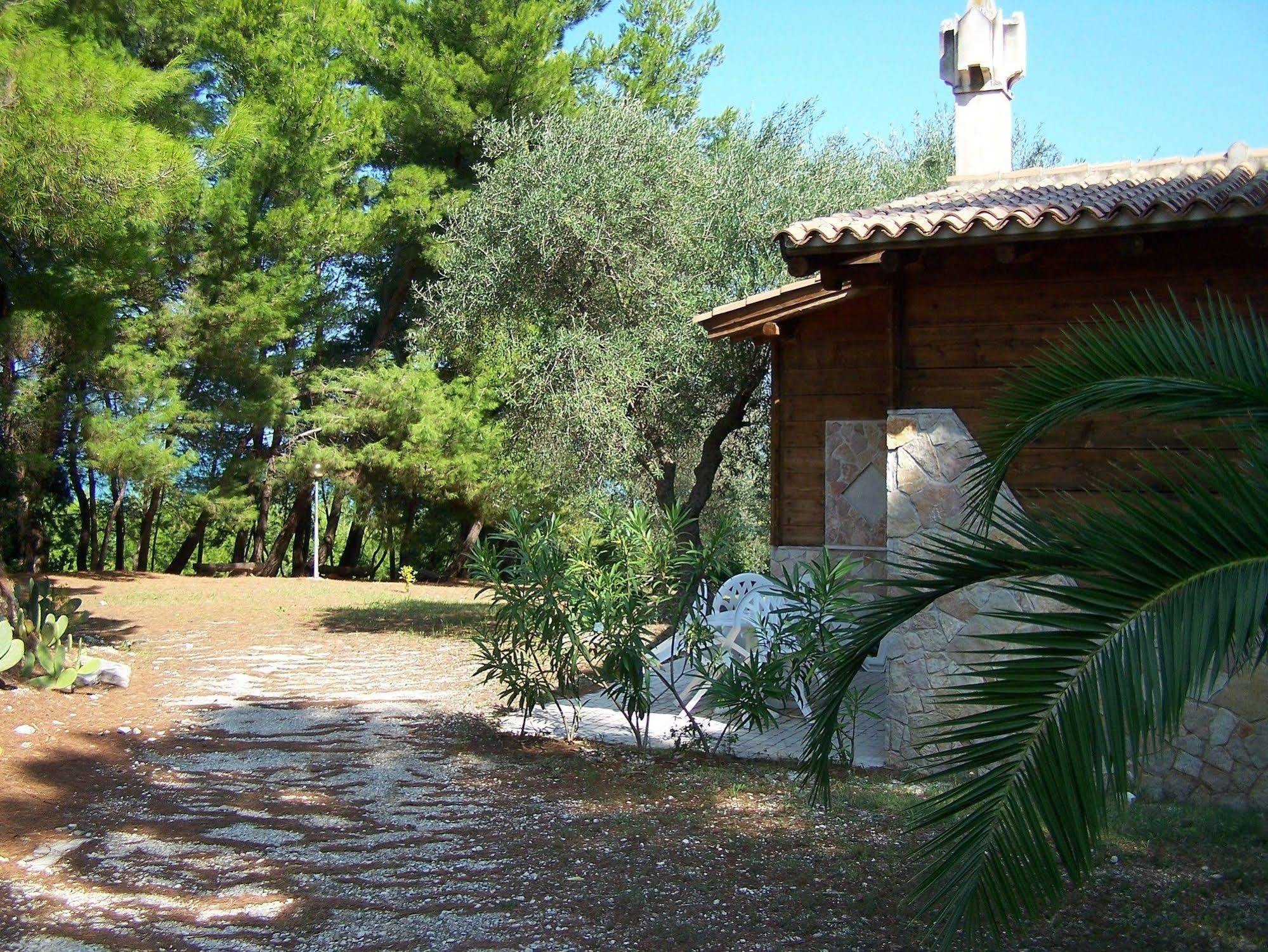 Tenuta Molino Di Mare- Ecoresort Con Villini Rodi Garganico Exterior photo